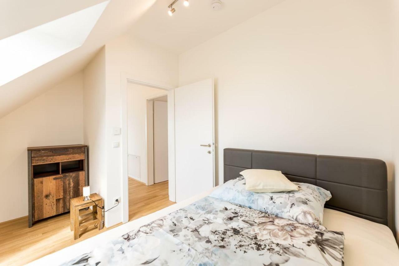 Grosse Dachgeschosswohnung Im Herzen Von גראץ מראה חיצוני תמונה