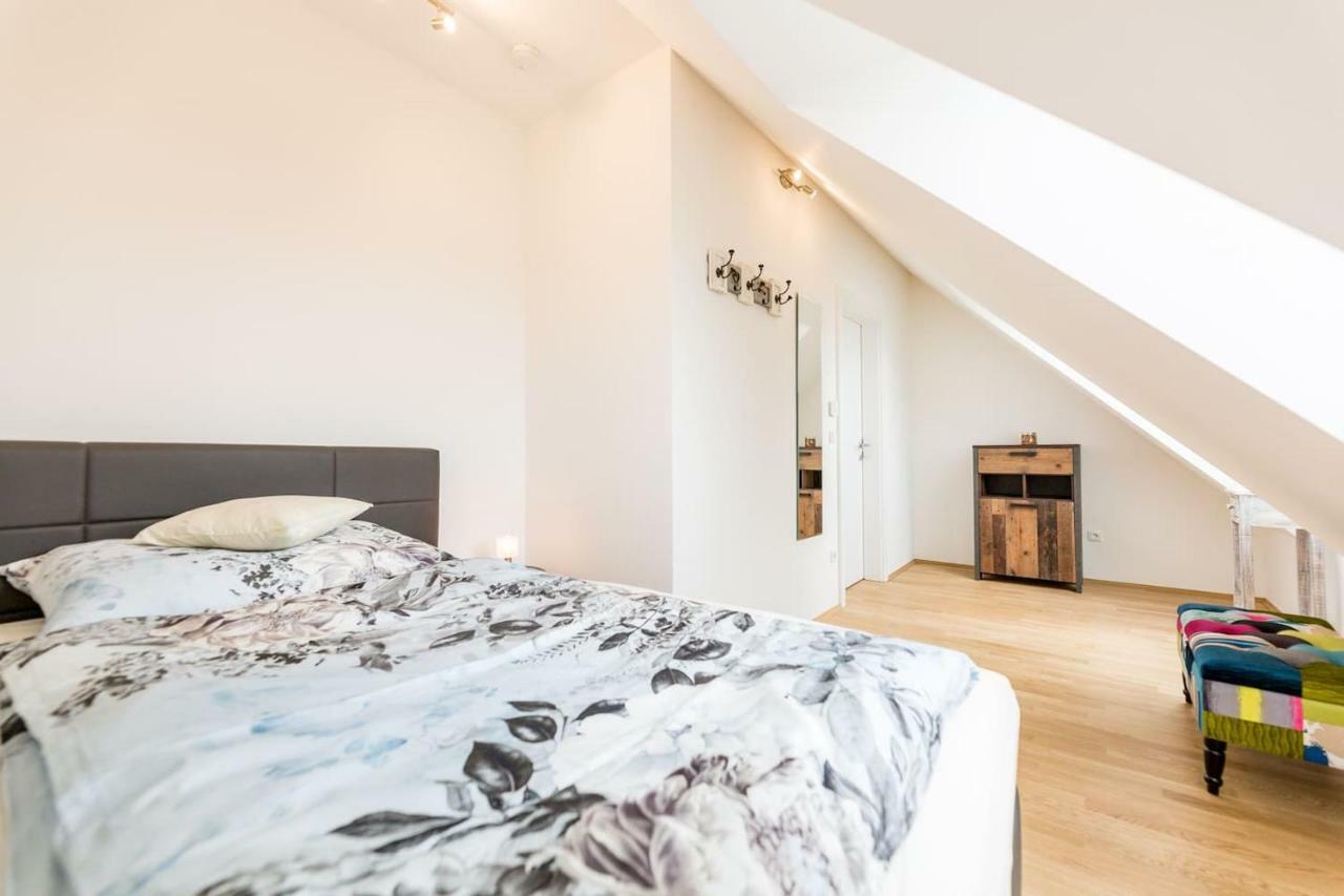 Grosse Dachgeschosswohnung Im Herzen Von גראץ מראה חיצוני תמונה